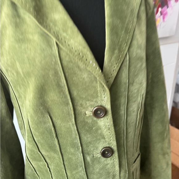 Green Suede Blazer with Notched Lapel. Ptp 18” length 24” - Picture 4 of 5